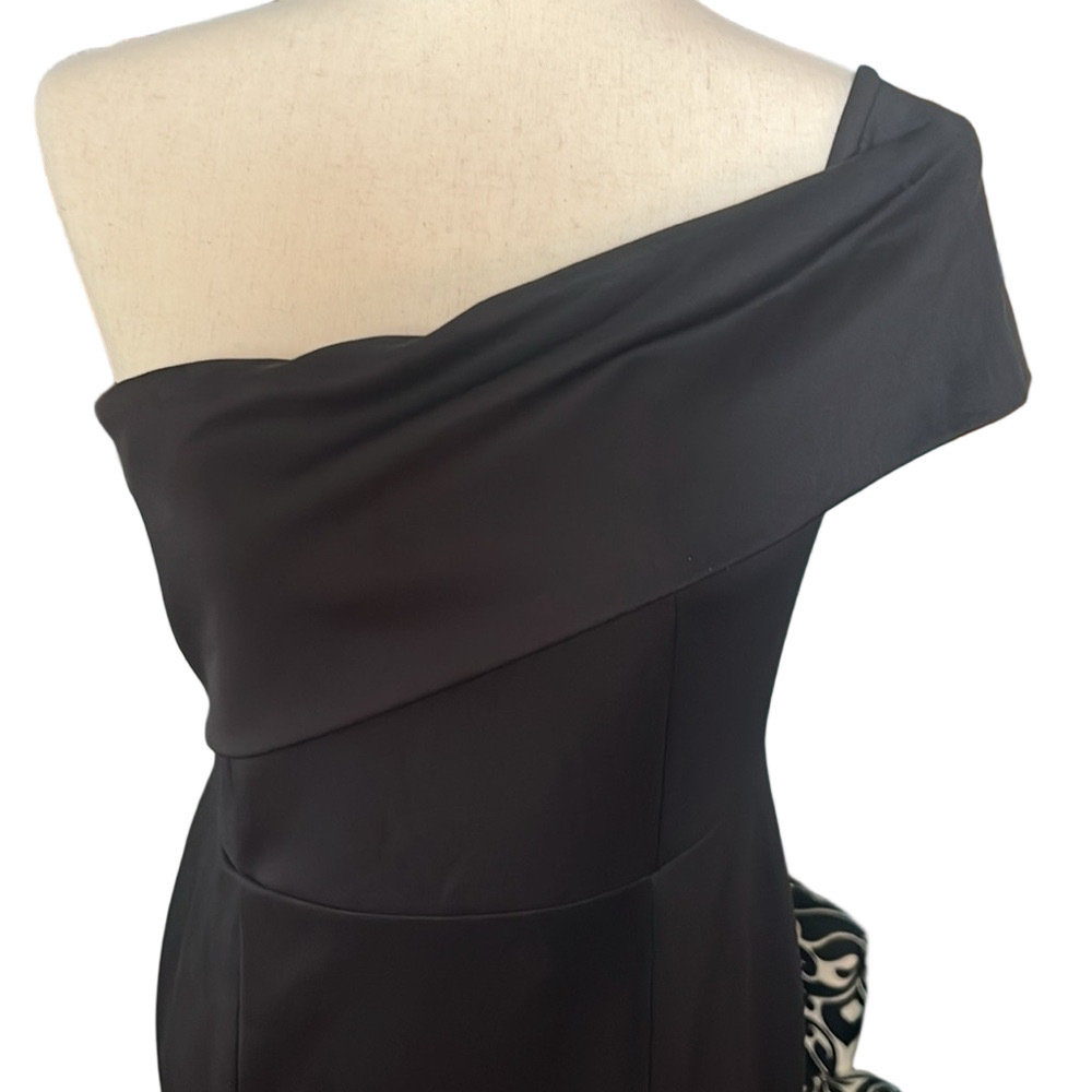 FORMAL Women’s Black Maxi Length One Shoulder side slit from hem Black Dress EUC - Picture 7 of 12